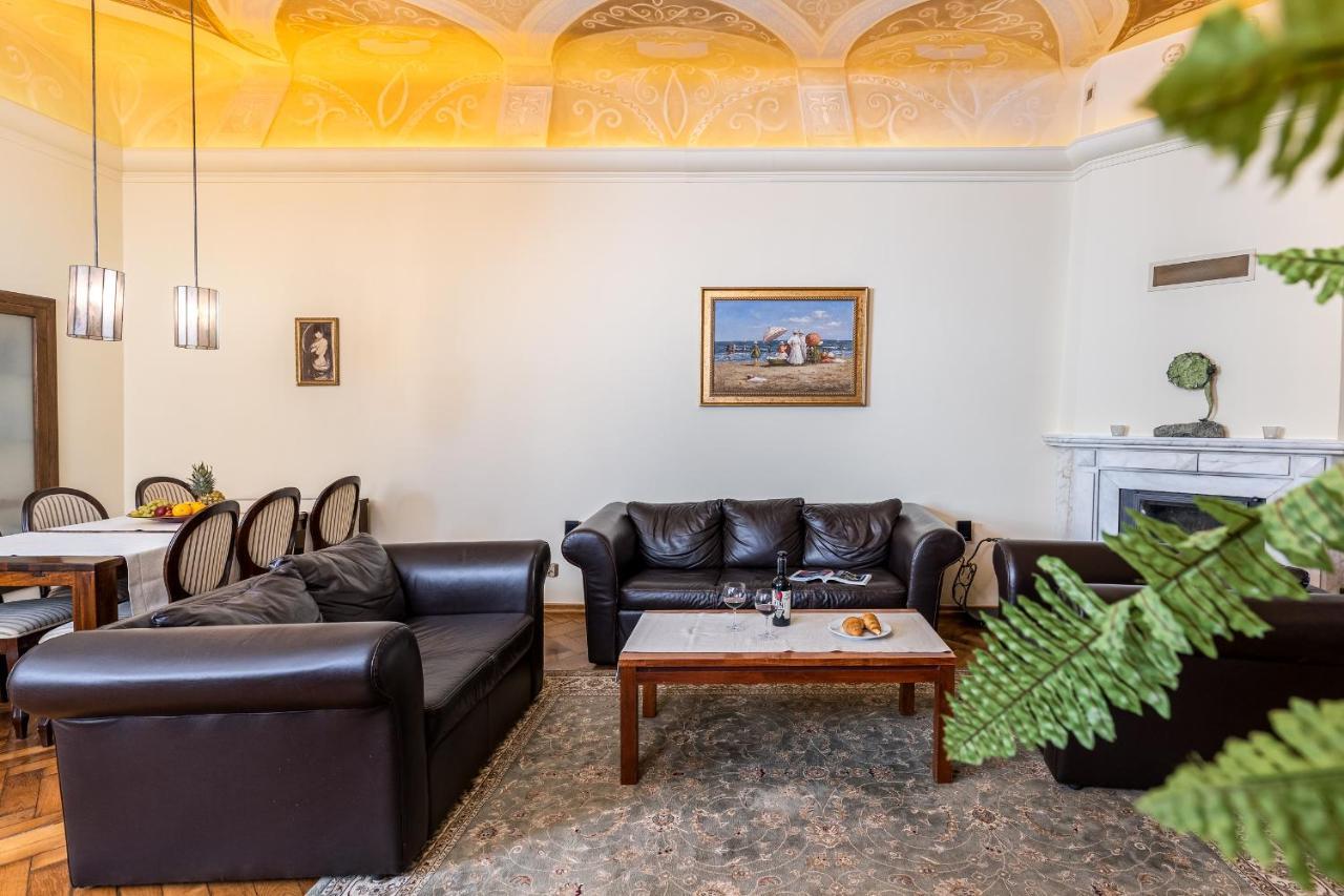 Location To Explore Spacious 105m2 *